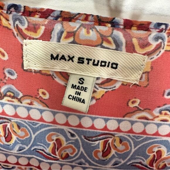 Max Studio small top - Picture 2 of 8